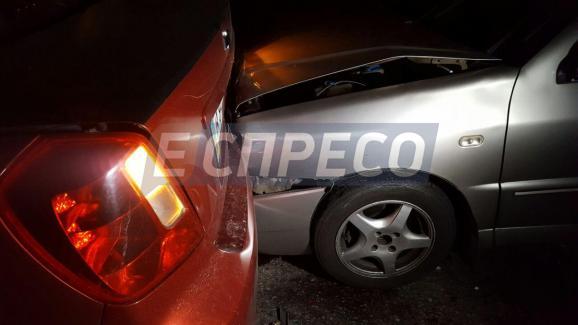 В столиці сталася масова аварія – постраждало 9 авто - фото 2