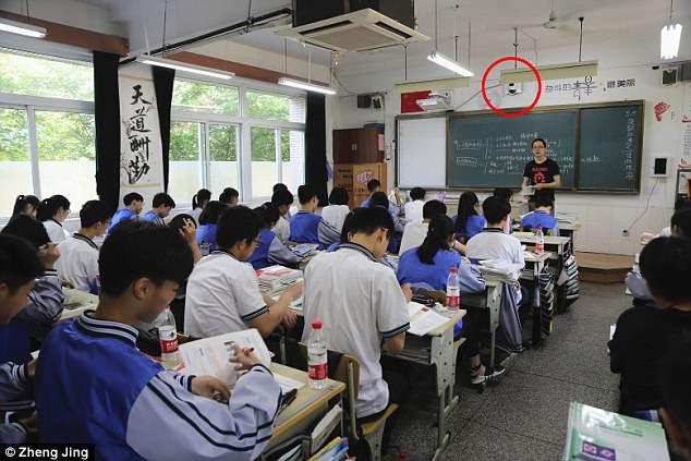 Поспати не вийде: Камери відстежуватимуть поведінку та емоції китайських школярів