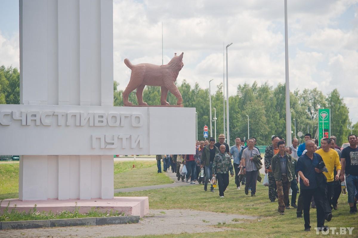 Китайці рушили пішщою ходою на Мінськ