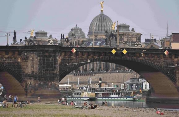 В Дрездене высохла Эльба