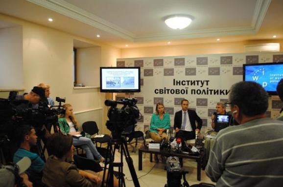Інститут світової політики презентував опитування "Що думають українці про Україну"
