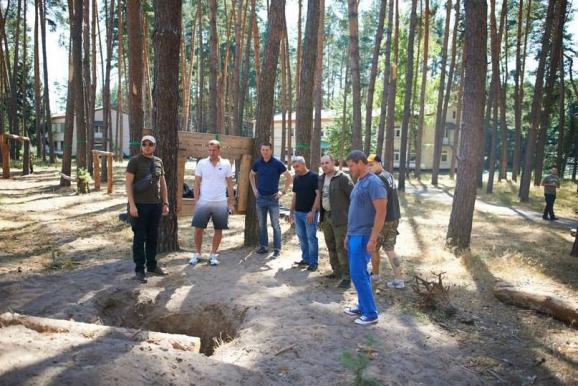 Футболісти Металіста у таборі батальону Азов