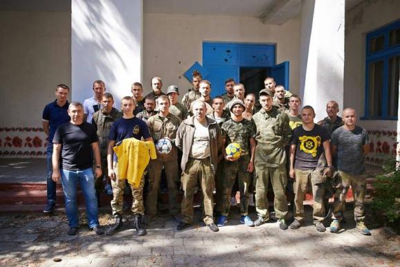 Футболісти Металіста у таборі батальону Азов