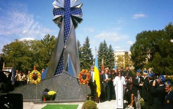 У США відкрили пам'ятник Небесній Сотні - фото 2