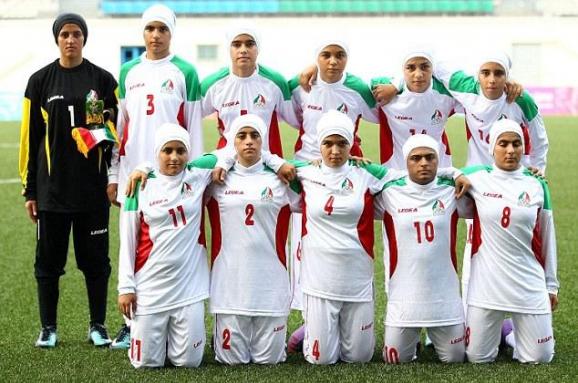 Вісім гравців жіночої збірної Ірану з футболу виявилися чоловіками - фото 1