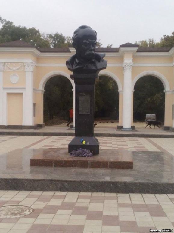Пам'ятник Шевченку в Сімферополі