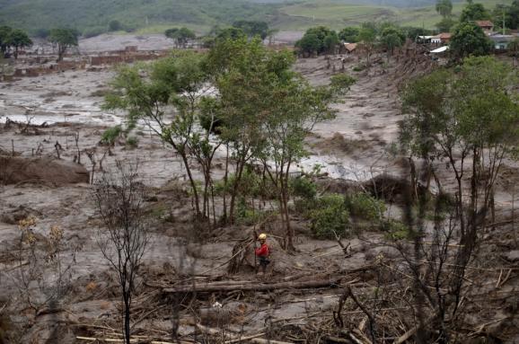 Прорив плотини в Бразилії