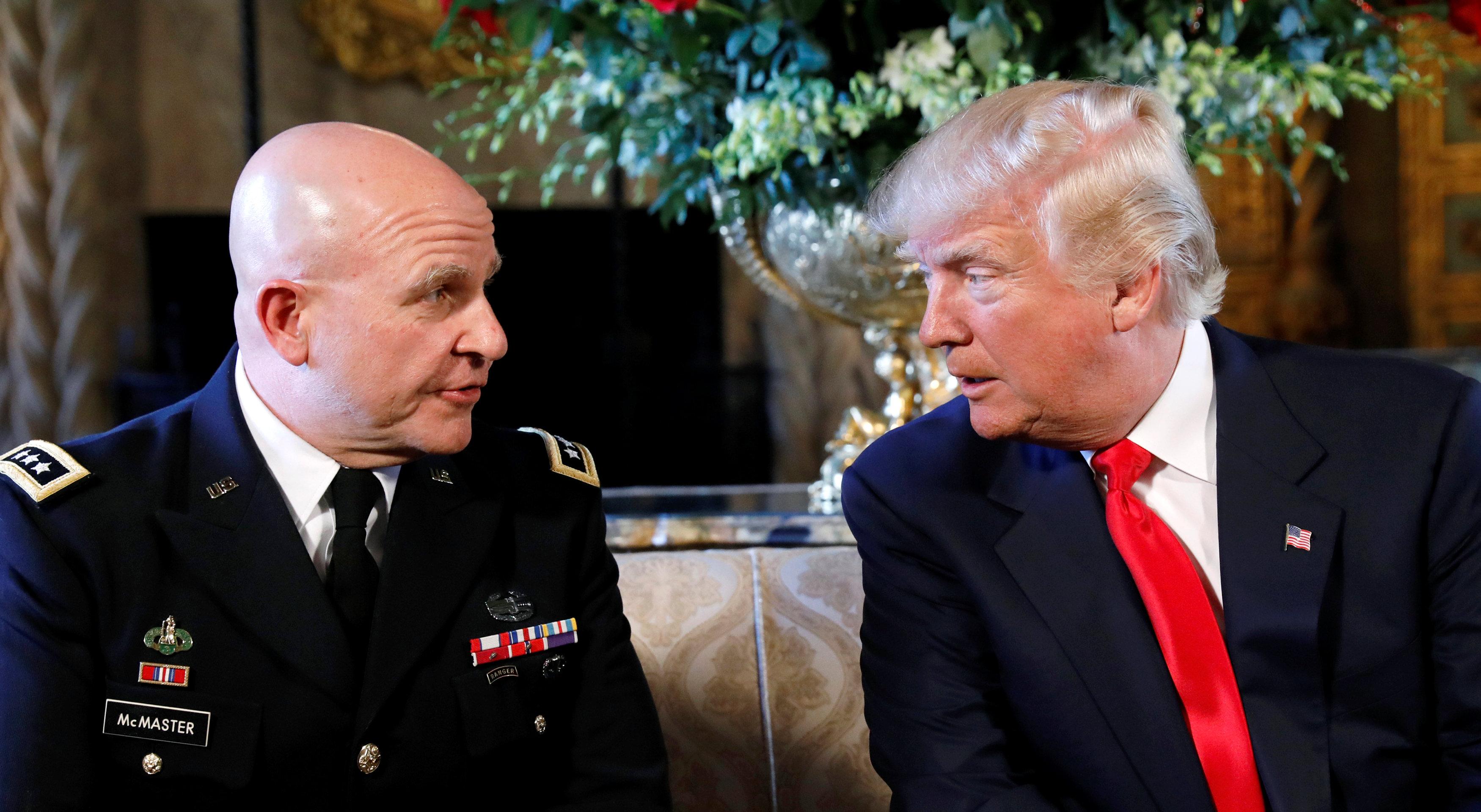 Генерал Макмастер та Дональд Трамп