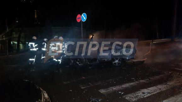 сгорел Mercedes Киев
