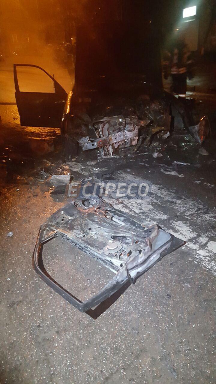 сгорел Mercedes Киев