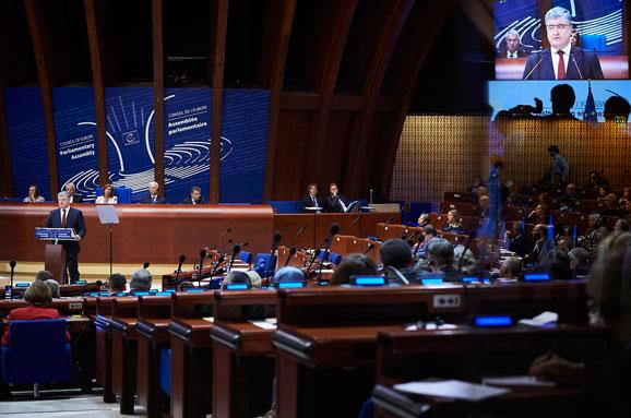 Україна програла Угорщині та Румунїї важливі правки до закону про освіту. Чим це загрожує