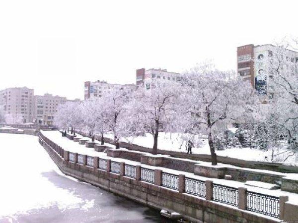 Зимова набережна ріки Інгул у Кропивницькому