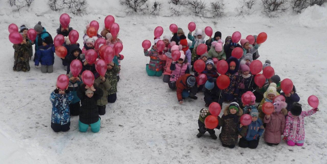 В России воспитанников детского сада заставили на коленях стоять в снегу в  честь 75-летия битвы за Сталинград