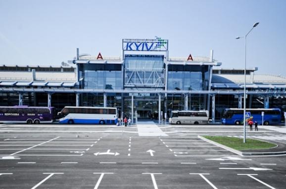 В аэропорту «Киев» из-за драки пассажиров задерживают два рейса