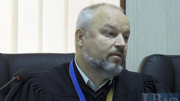 Напали на судью, который слушает дело об убийствах людей "Беркутом" на Майдане Напали на судью, который слушает дело об убийствах людей "Беркутом" на Майдане