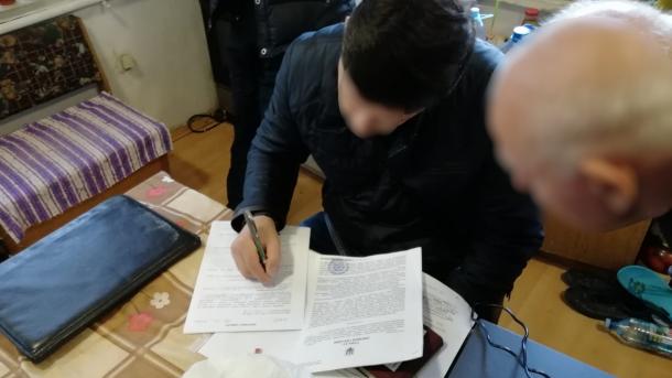 СБУ задержала сепаратиста, который "призвал украинцев взять оружие и свергнуть незаконную власть в Киеве" СБУ задержала сепаратиста, который "призвал украинцев взять оружие и свергнуть незаконную власть в Киеве"