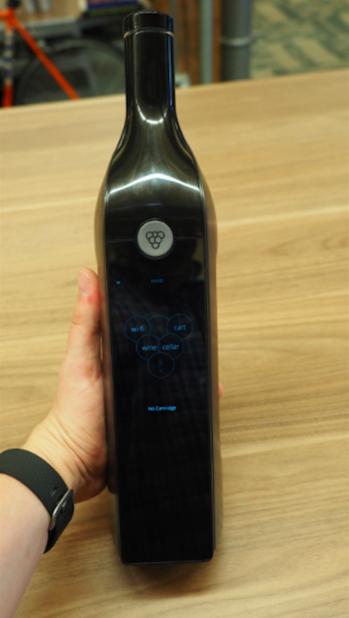 Розумна пляшка для вина