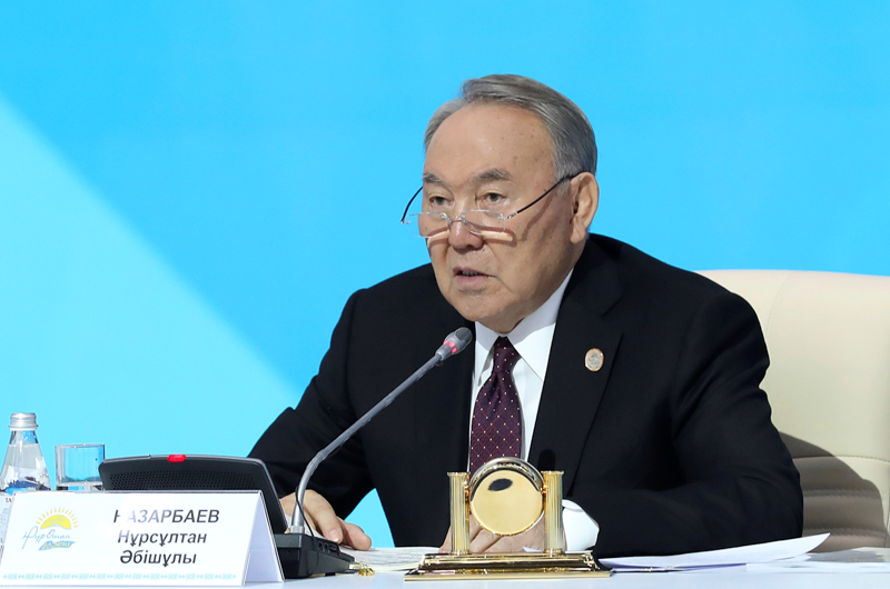Нурсултан Назарбаєв