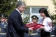 Петро Порошенко вручив нагороду героя його доньці Марії 
