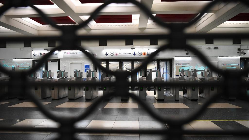 Зачинена станція паризького метро