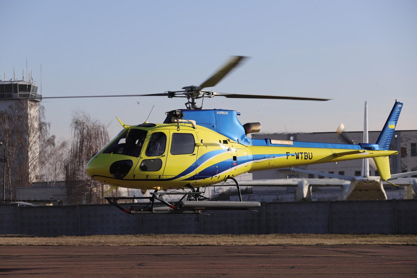 Вертолет по украински. Вертолет Airbus h125. Вертолет h125 Airbus Helicopters. Вертолет Airbus h125 расцветки. Вертолёт Airbus h-125 фото.