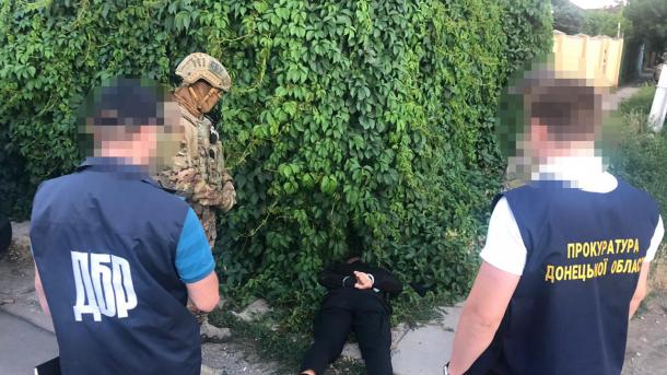 Збирали хабарі з наркоторговців та збували самі: ДБР та СБУ ...