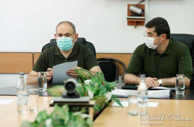 Нікол Пашинян та Араік Арутюнян