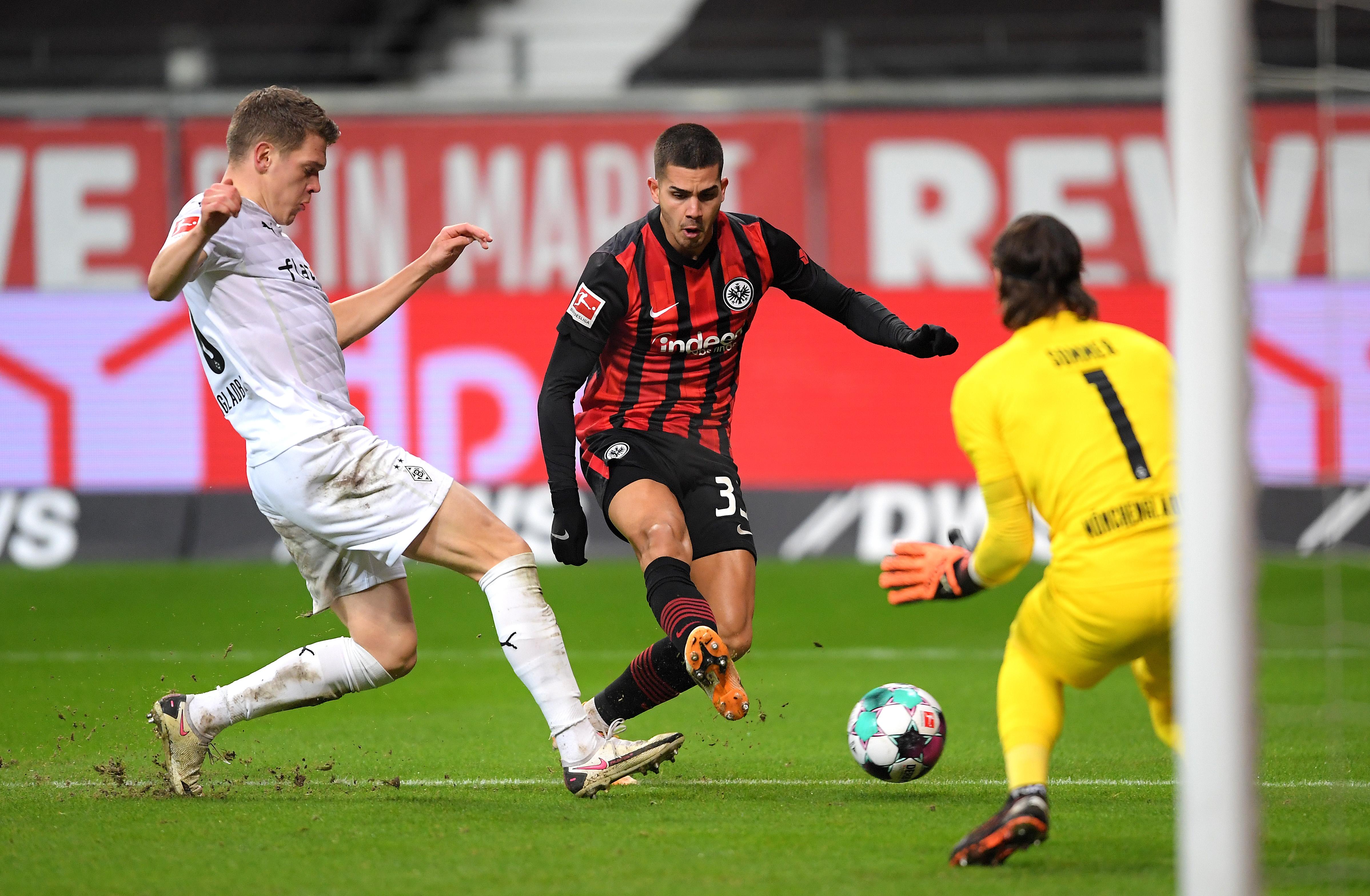 Ayntarxt frankfurt winners of europe league. Frankfurt fc. Франкфурт айнтрахт козим. Форма франкфурта. Фк айнтрахт франкфурт 2022.