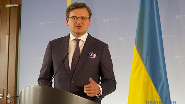 Із 1 березня для українців стартує безвіз до ще двох країн, — Кулеба -