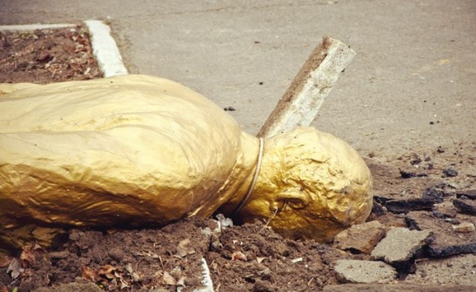 Леніни України продовжують падати
