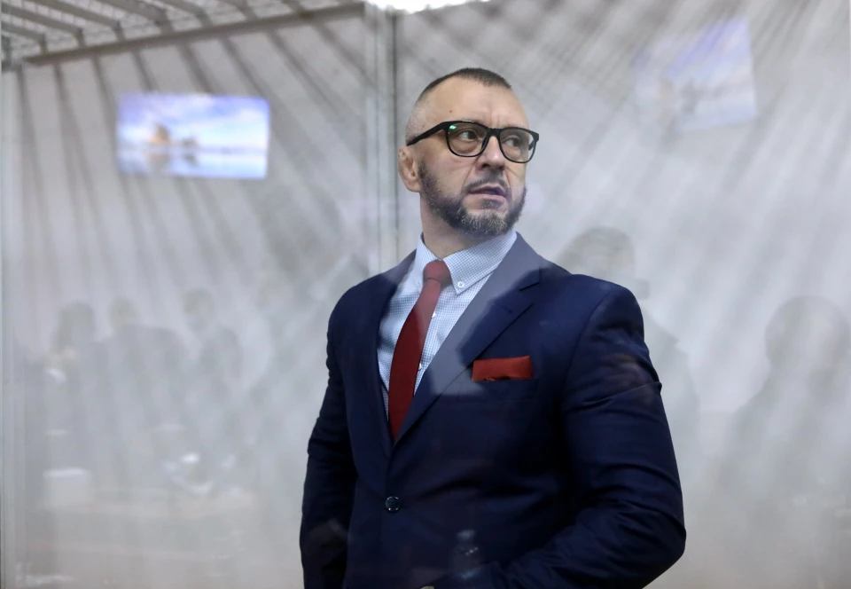 Суд Антоненко