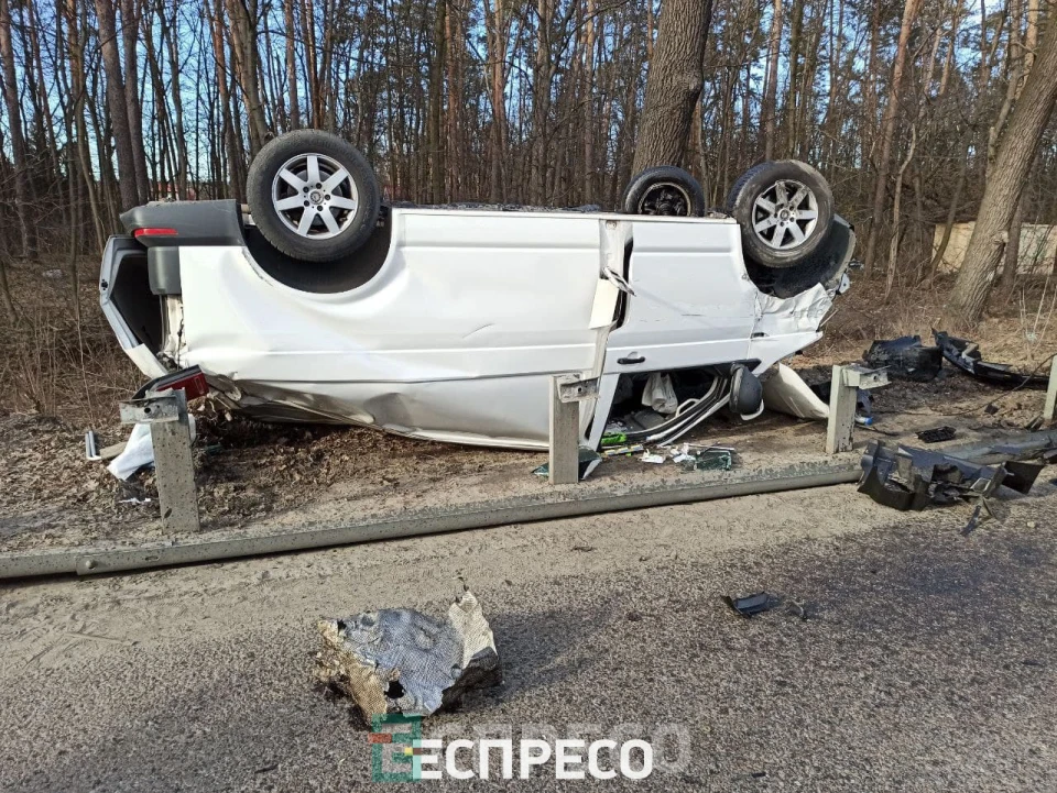 На Житомирській трасі під Києвом поряд із санаторієм "Чайка трапилася карколомна ДТП