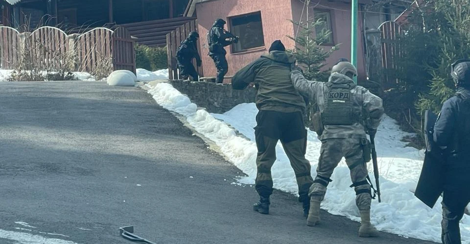обшук у Медведчука