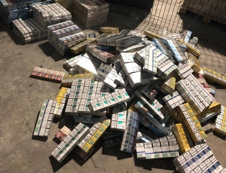 контрабанда сигарет