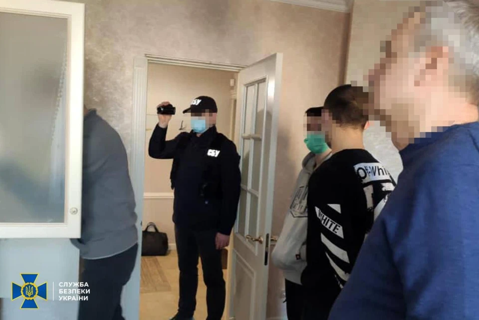 СБУ провела 20 обшуків у керівництва "Українського вибору" Медведчука