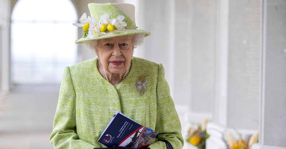 Королева Єлизавета пожартувала про переслідування ...
