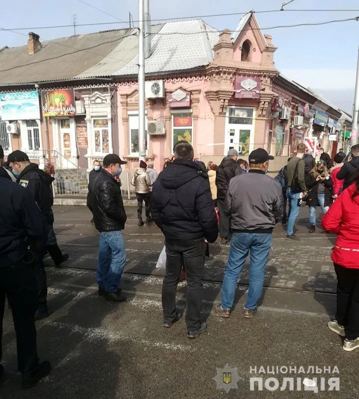 У Запоріжжі відкрито кримінальне провадження за фактом опору працівникам поліції © Офіційний сайт Національної поліції: https://zp.npu.gov.ua/news/novini/u-zaporizhzhi-vidkrito-kriminalne-provadzhennya-za-faktom-oporu-praczivnikam-policziji/