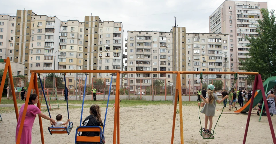 облаштувати подвір’я
