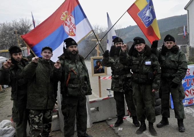 Братислав Живкович (третій ліворуч) зі своїми бойовиками в Криму. Весна 2014 року