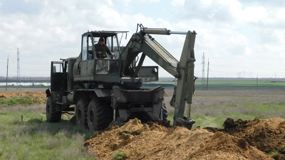 Військові ЗСУ облаштовують нові позиції та будують фортифікаційні споруди на півдні країни