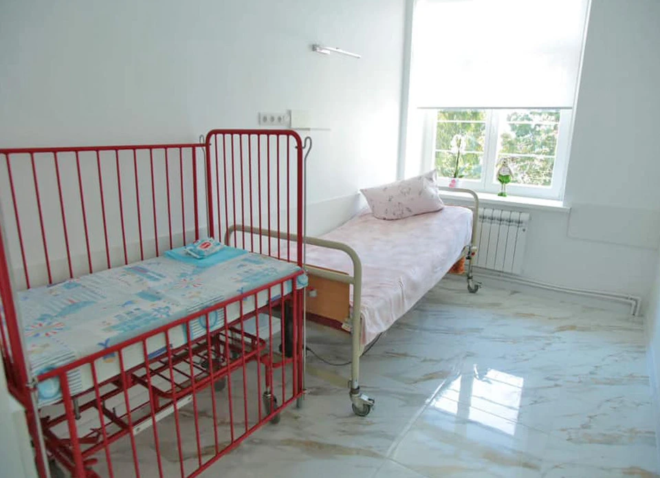 BAY ROOM