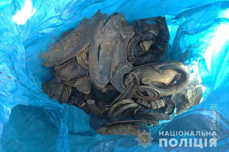 У Тернополі спіймали вандала, який на Микулинецькому цвинтарі пошкодив 80 могил