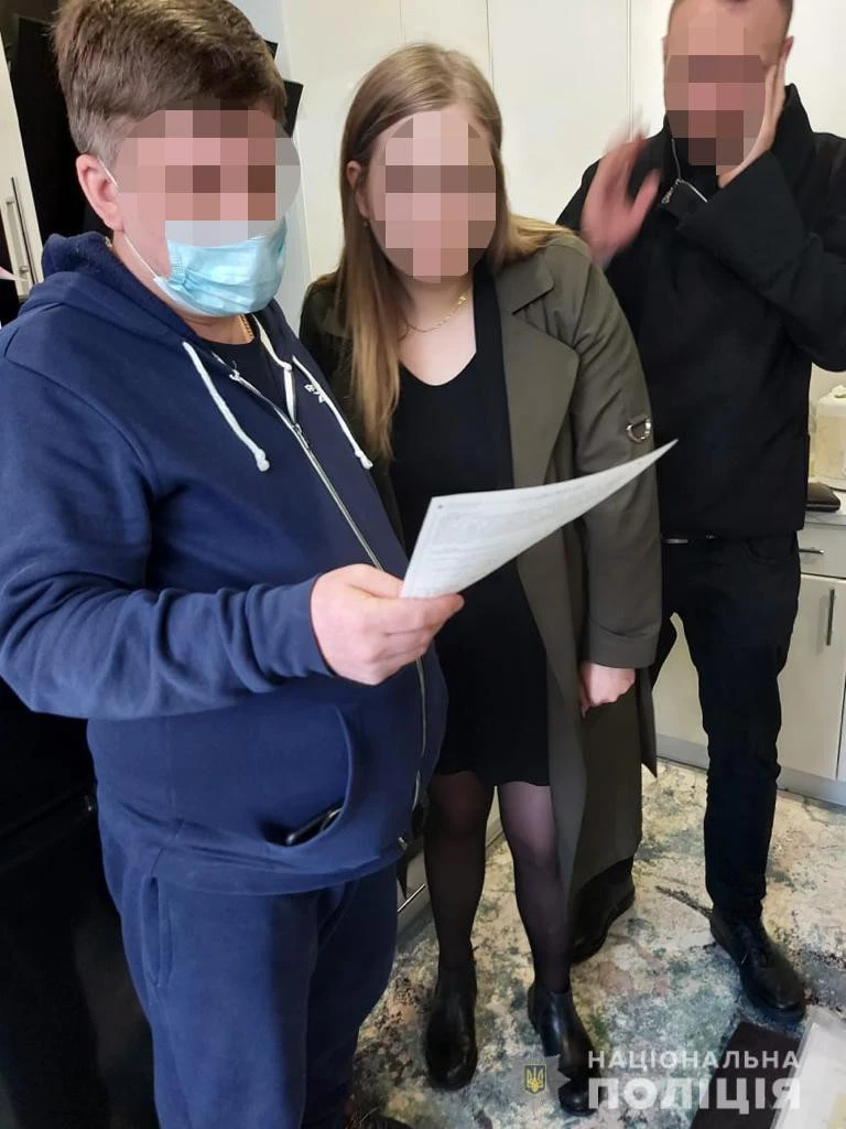 У Києві затримали чоловіка, який фіктивно одружував іноземців із українками