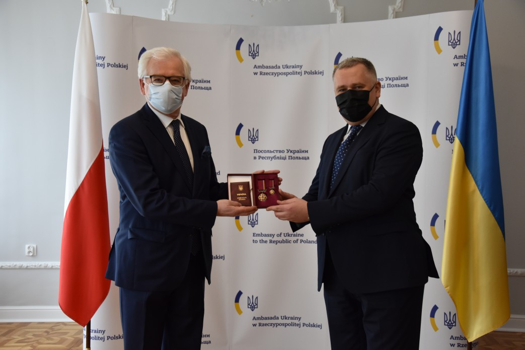 Церемонія нагородження ексглави МЗС Польщі Яцека Чапутовича