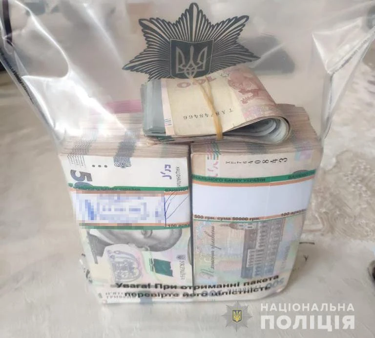 Вилучили понад 400 тис. грн: в Одесі поліція проводить обшуки у "представників криміналітету"