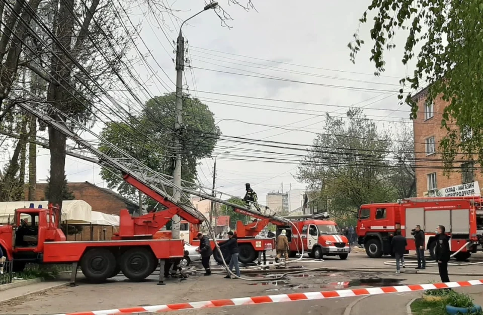 У Вінниці горить офісний центр, є загиблі