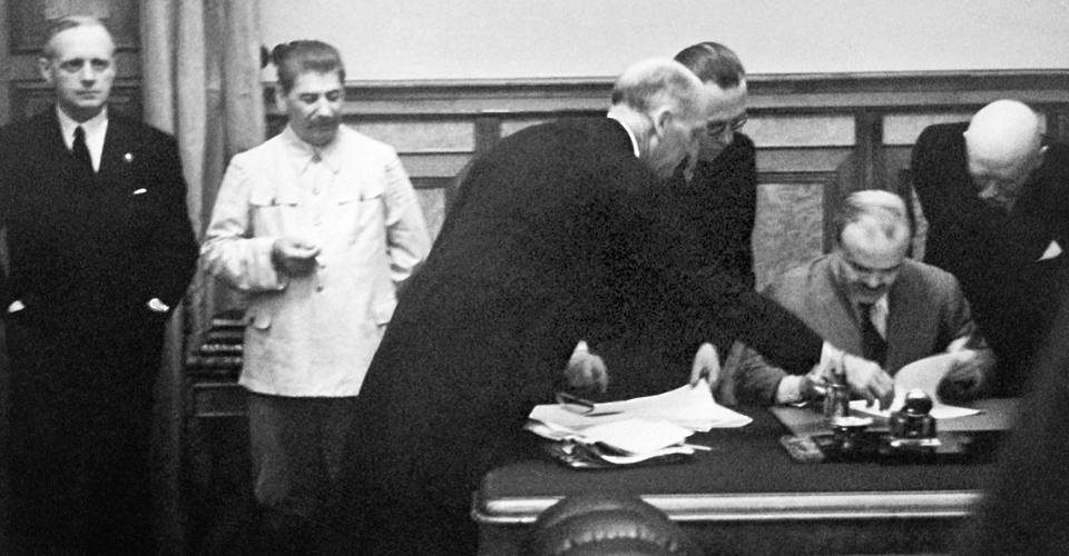 пакт "Молотова-Риббентропа"