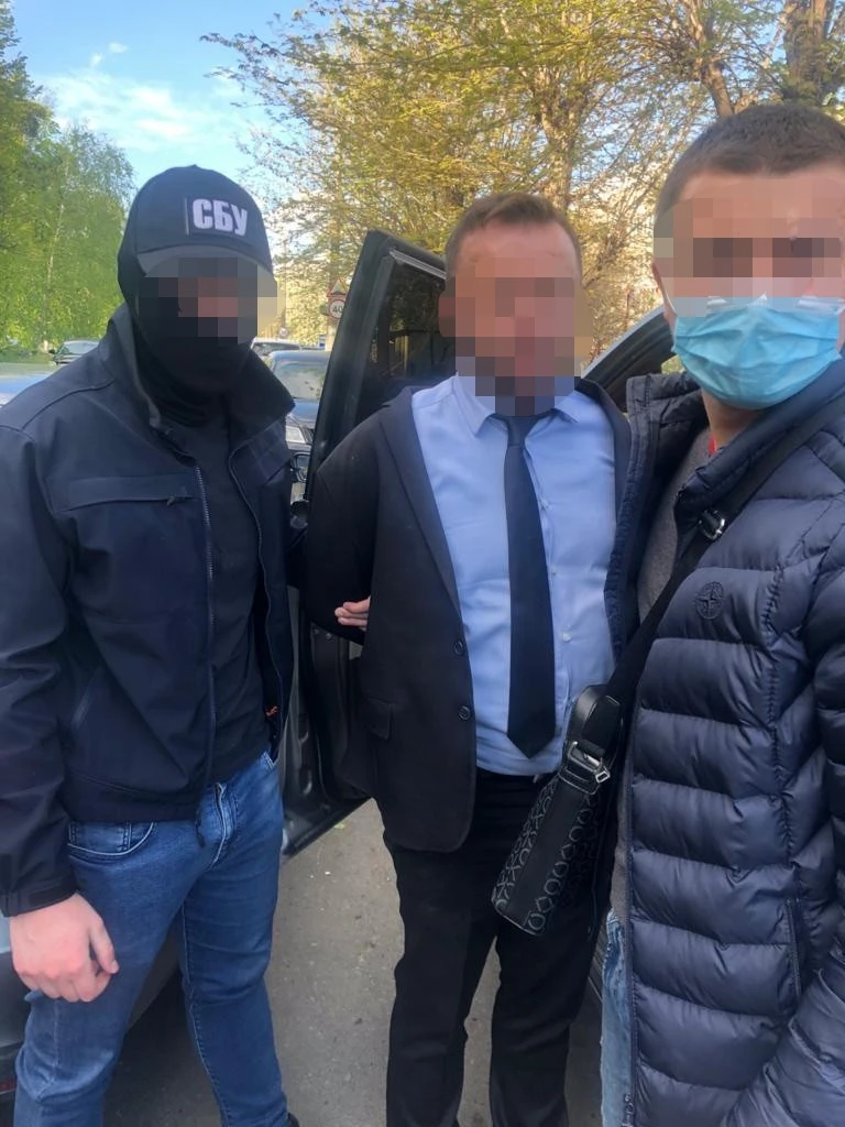 На Київщині за підозрою в шахрайстві затримали голову ОТГ