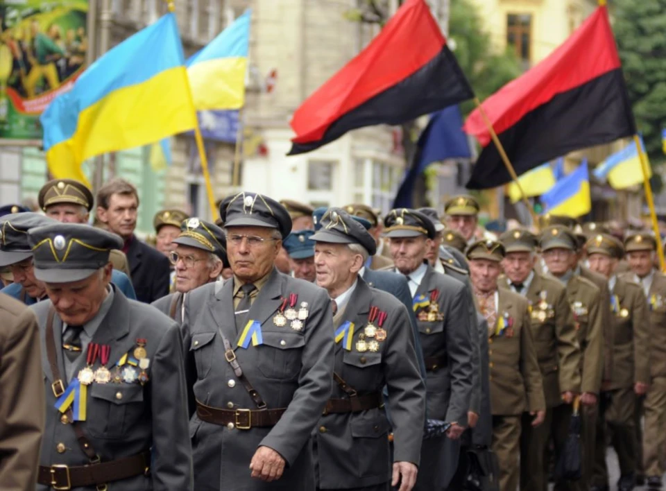 українці