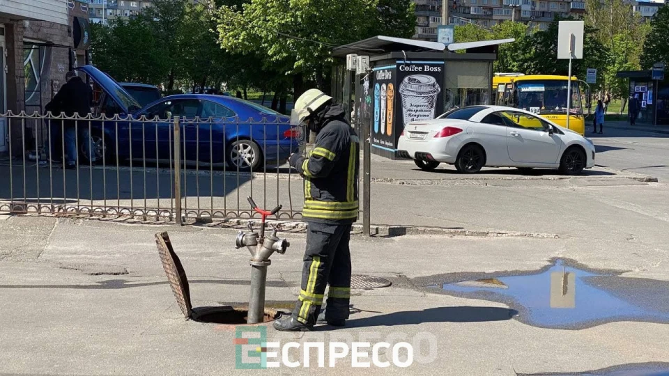 У Дніпровському районі Києва сталося задимлення квартири у багатоповерхівці